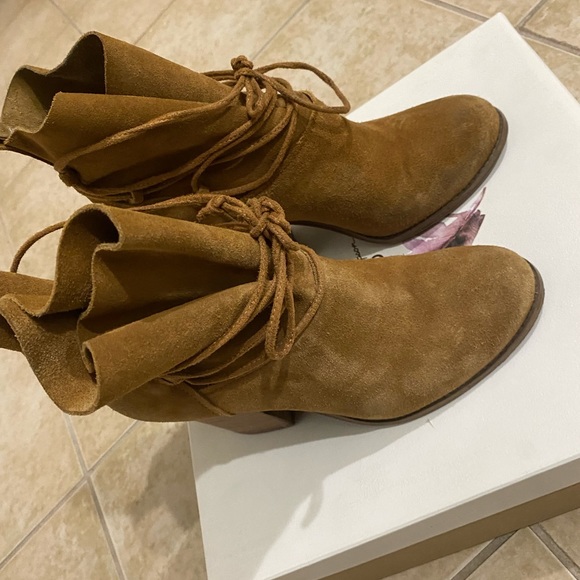 Jessica Simpson Booties - Picture 1 of 5